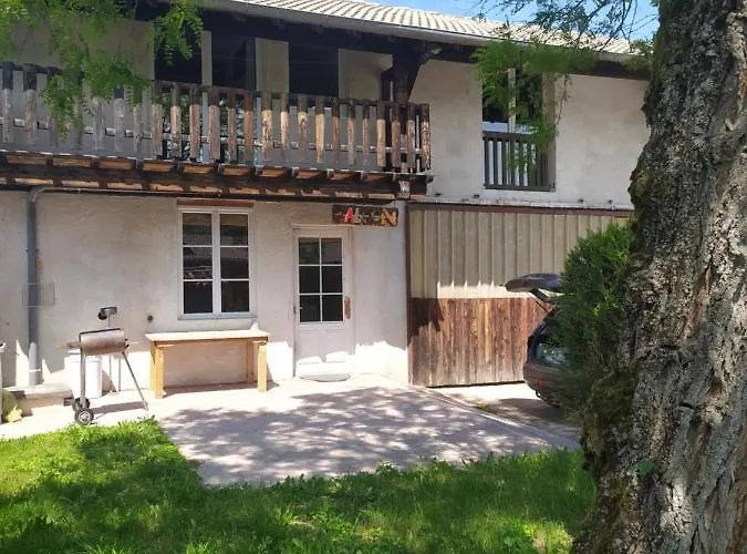 Penzion Le Saloon Chazey-sur-Ain