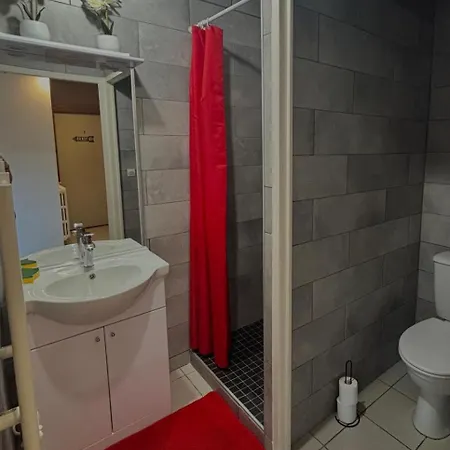 Le Saloon 3*